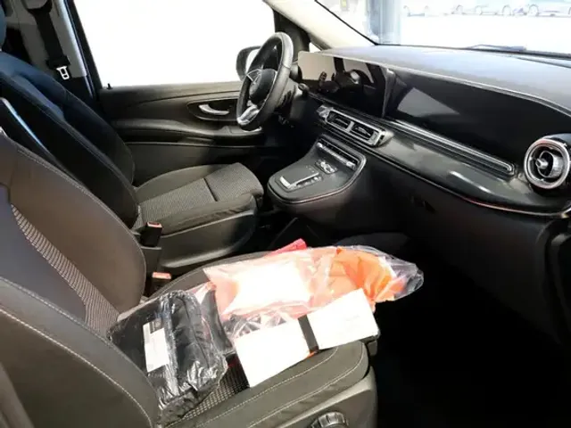 Mercedes-Benz V 250