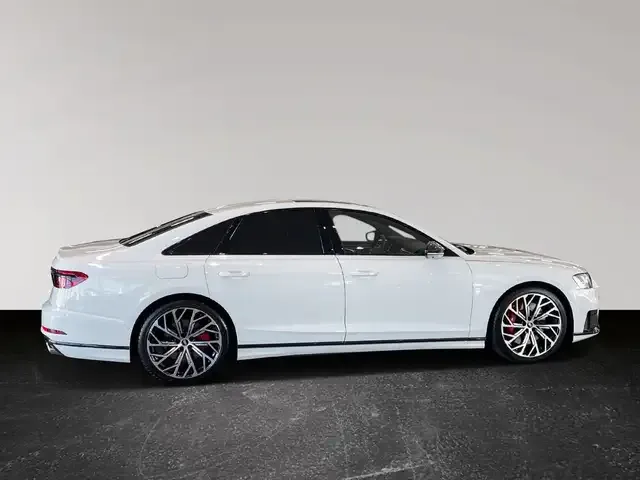 Audi S8