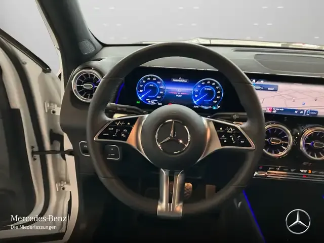 Mercedes-Benz EQB 300