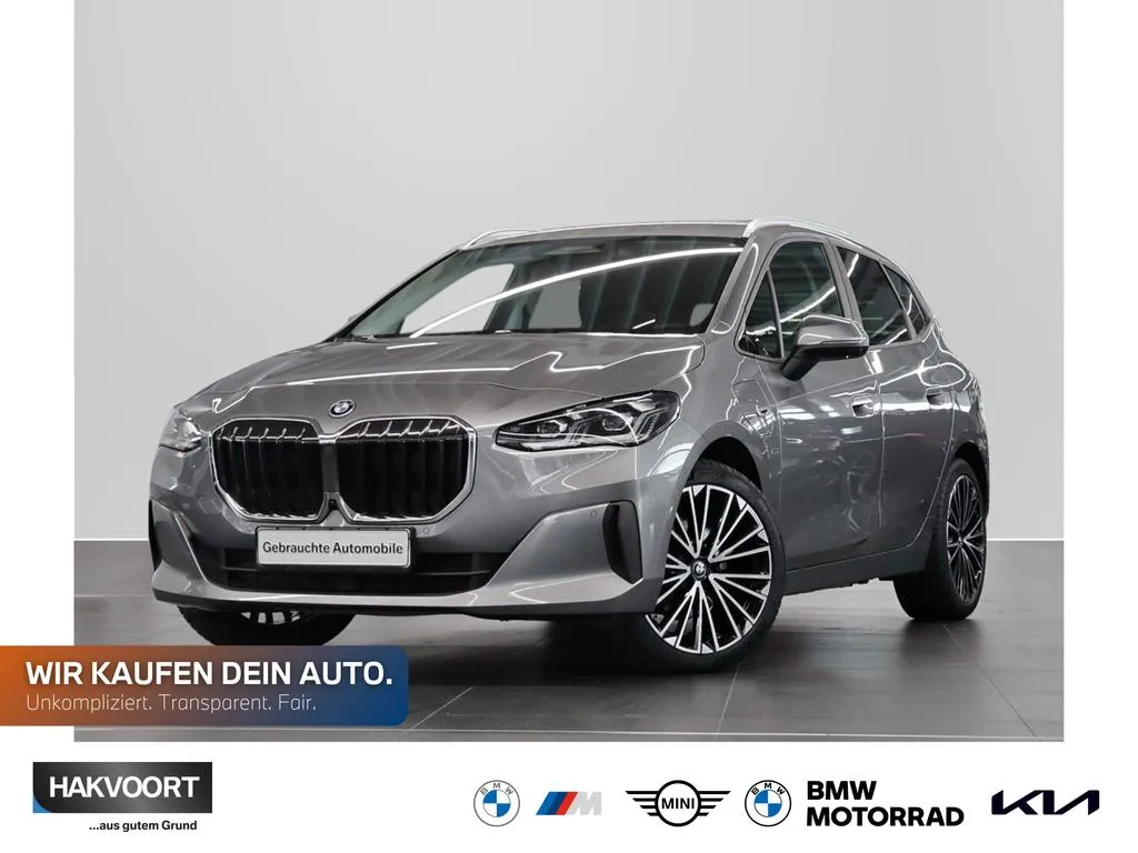 BMW 225