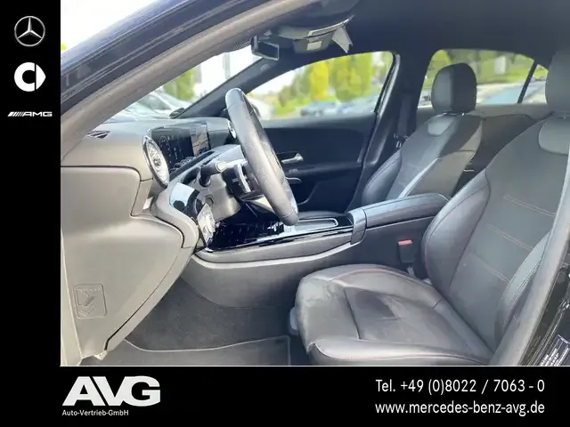 Mercedes-Benz A 220
