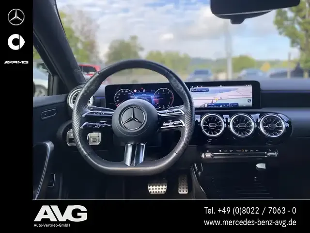 Mercedes-Benz A 220