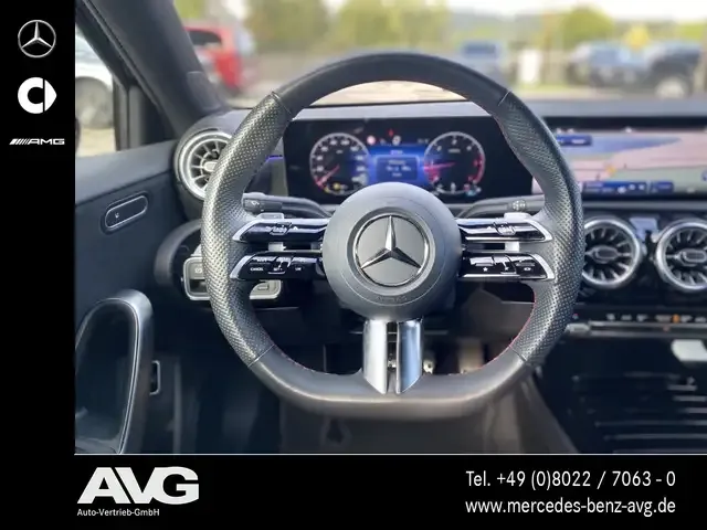 Mercedes-Benz A 220