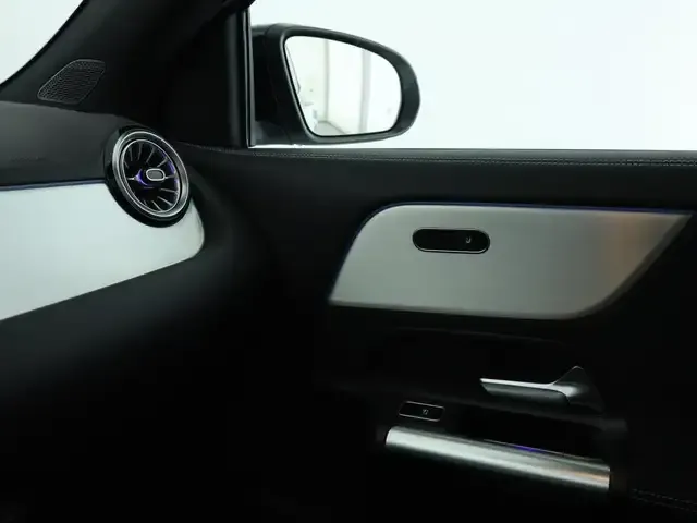 Mercedes-Benz GLA 180