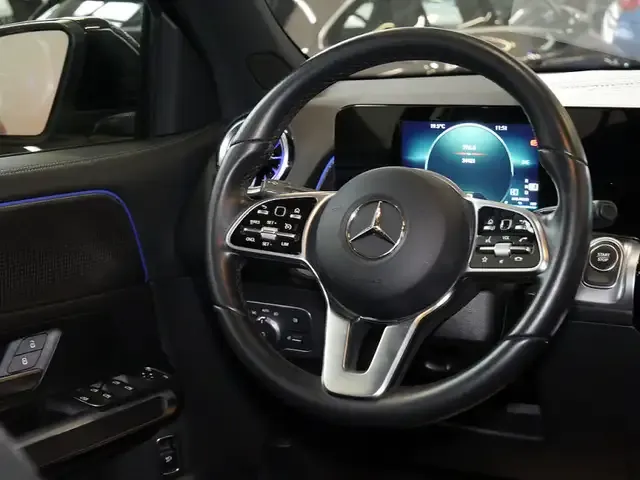 Mercedes-Benz EQB 300