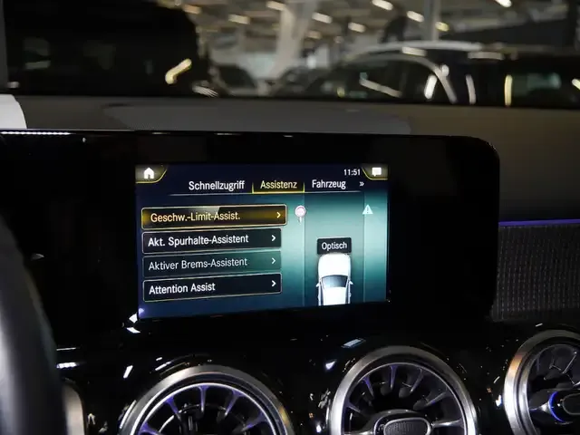 Mercedes-Benz EQB 300