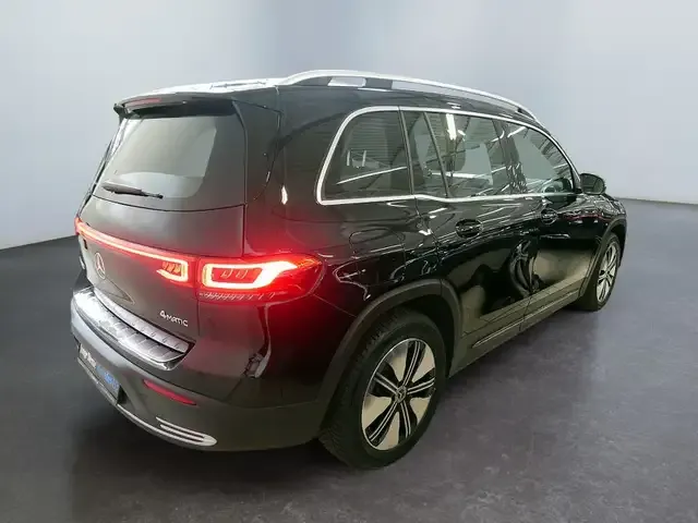 Mercedes-Benz EQB 300