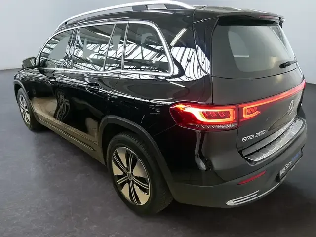 Mercedes-Benz EQB 300