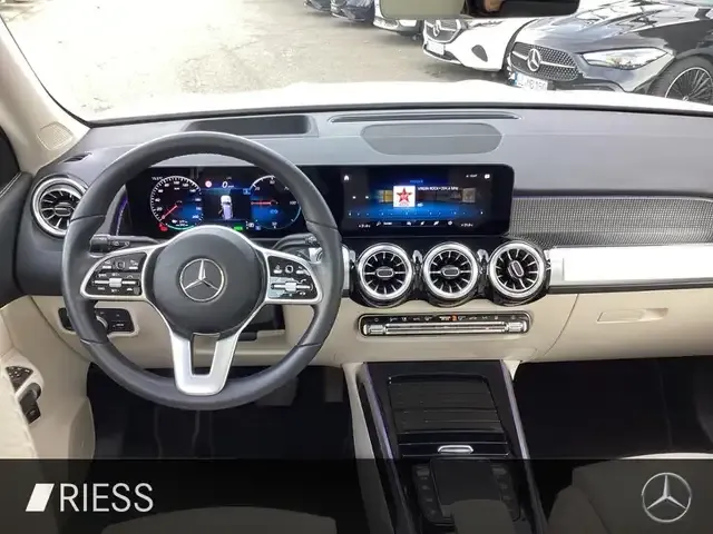 Mercedes-Benz EQB 300