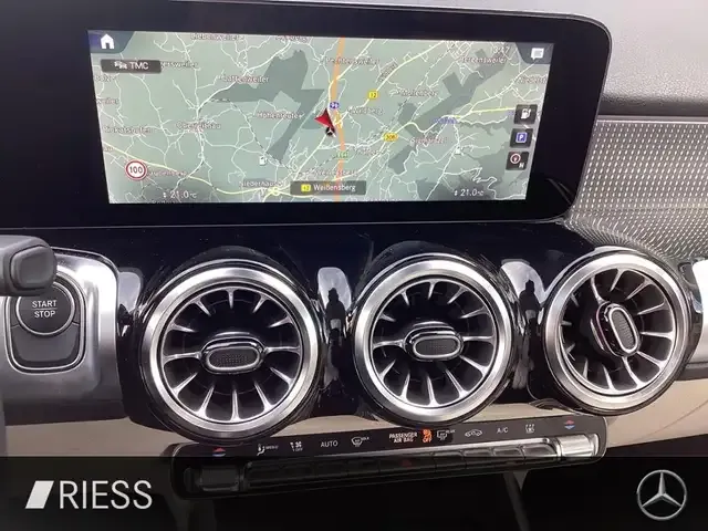 Mercedes-Benz EQB 300