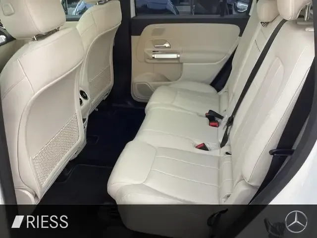 Mercedes-Benz EQB 300