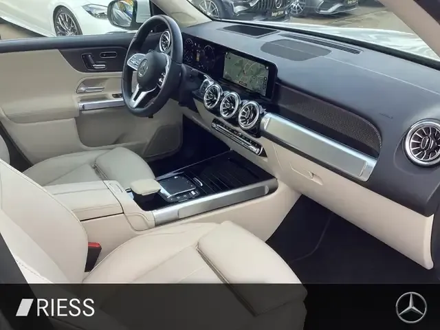 Mercedes-Benz EQB 300