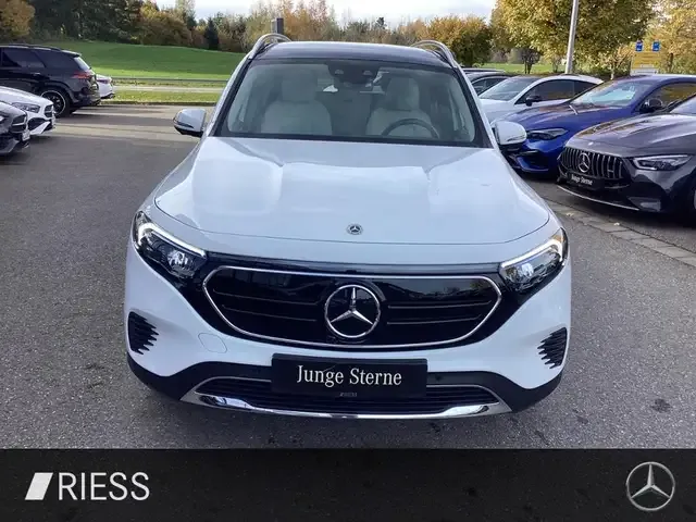 Mercedes-Benz EQB 300