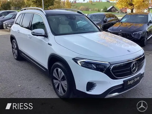 Mercedes-Benz EQB 300