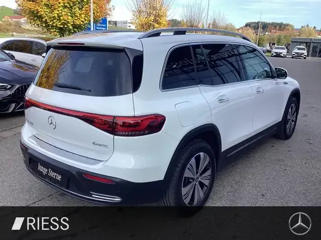 Mercedes-Benz EQB 300