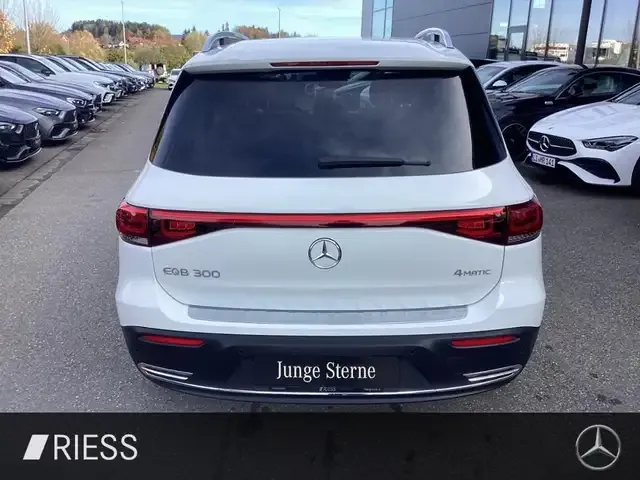 Mercedes-Benz EQB 300