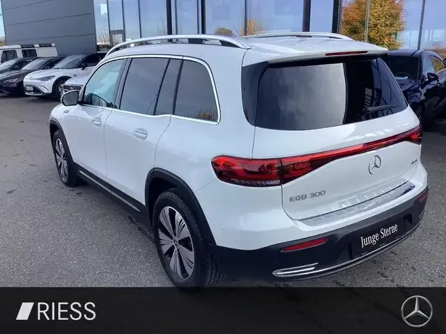 Mercedes-Benz EQB 300