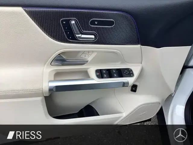 Mercedes-Benz EQB 300