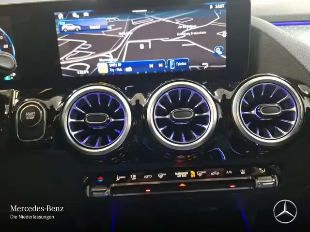 Mercedes-Benz EQA 300