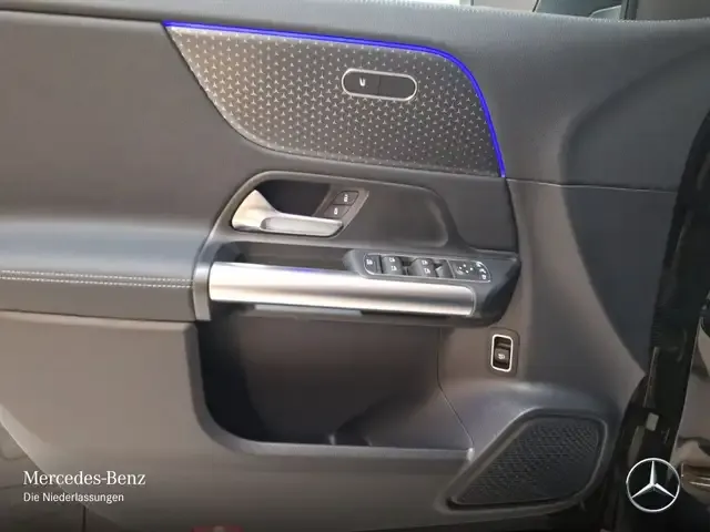 Mercedes-Benz EQA 300