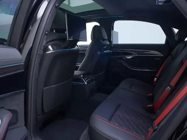 Audi S8
