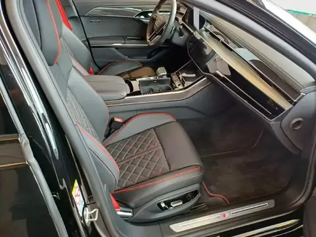 Audi S8