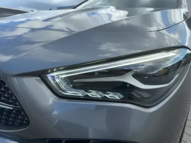 Mercedes-Benz CLA 200