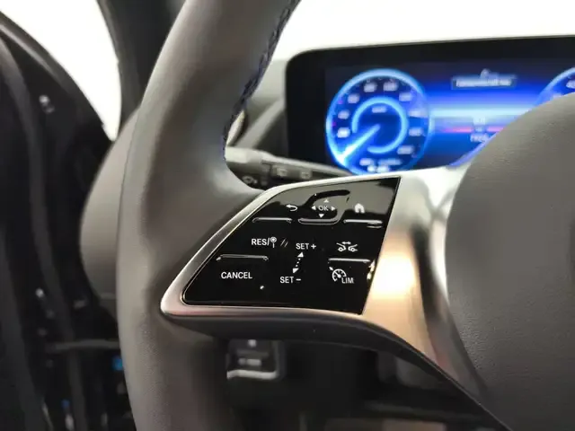 Mercedes-Benz EQA 300