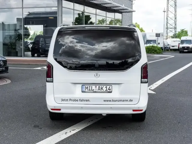 Mercedes-Benz V 250