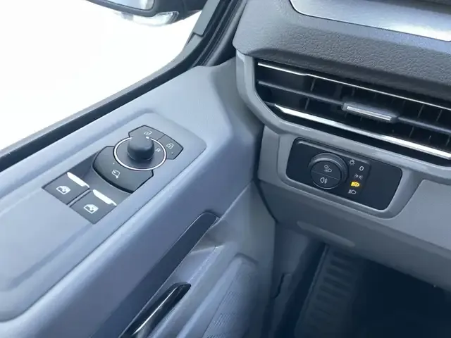 Volkswagen T7 Caravelle