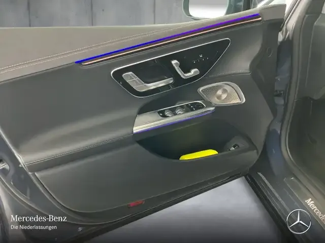 Mercedes-Benz EQE 300