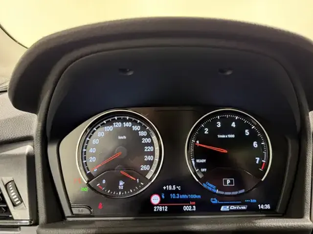 BMW 225