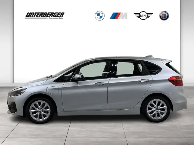 BMW 225
