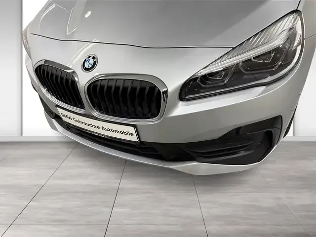 BMW 225