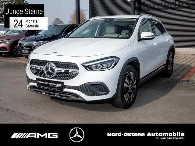 Mercedes-Benz GLA 200