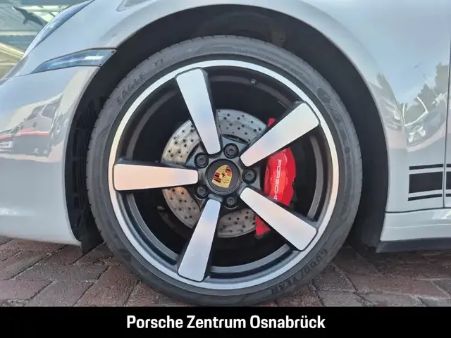 Porsche 992