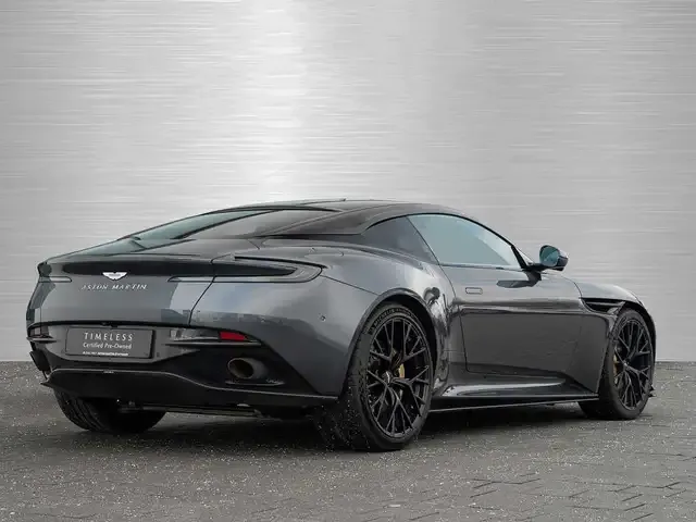 Aston Martin DB12