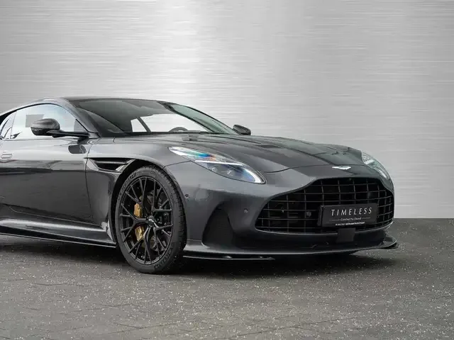 Aston Martin DB12