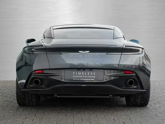 Aston Martin DB12