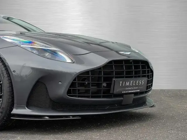 Aston Martin DB12