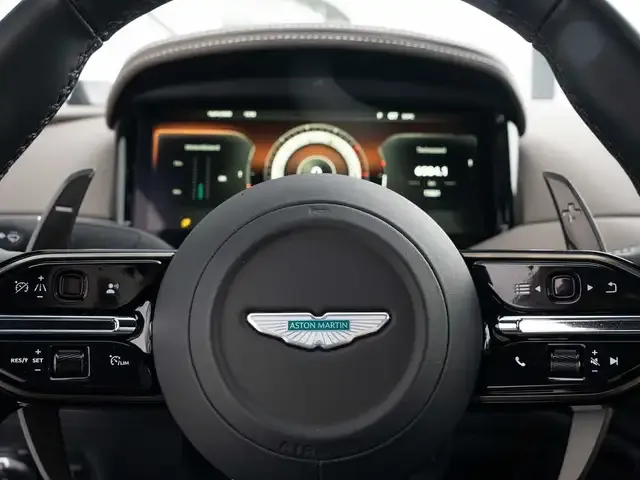 Aston Martin DB12