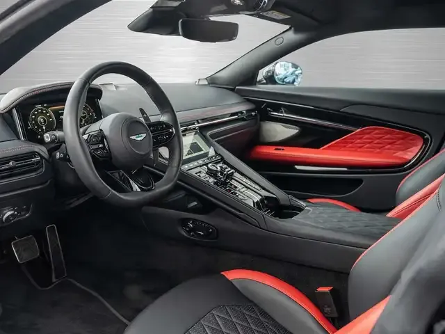 Aston Martin DB12