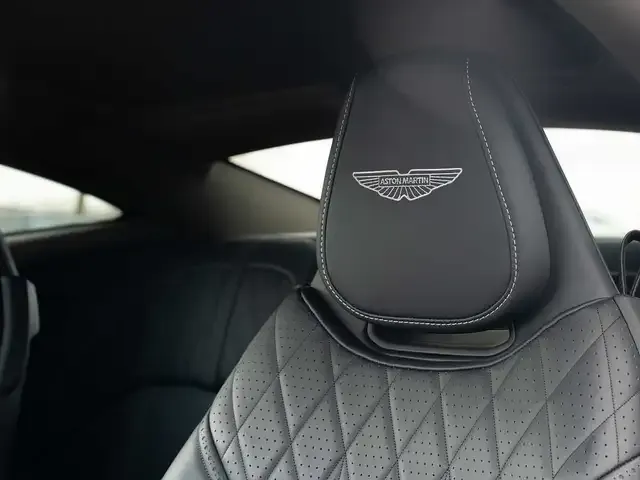 Aston Martin DB12