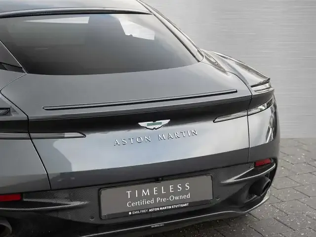 Aston Martin DB12