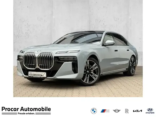 BMW 740