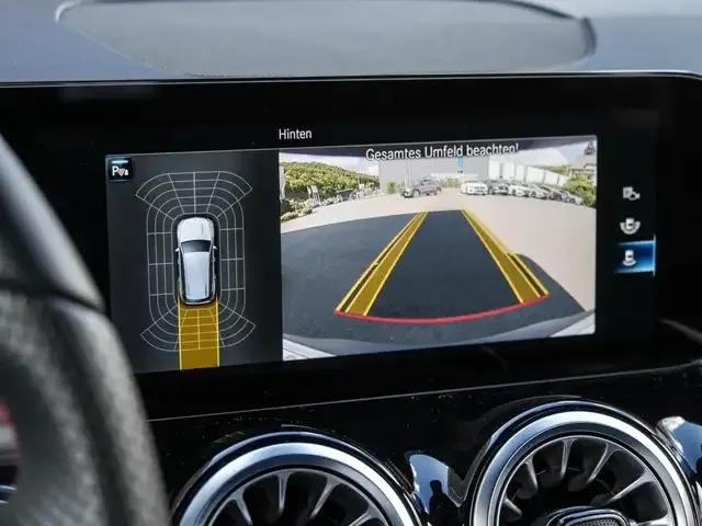 Mercedes-Benz EQB 300