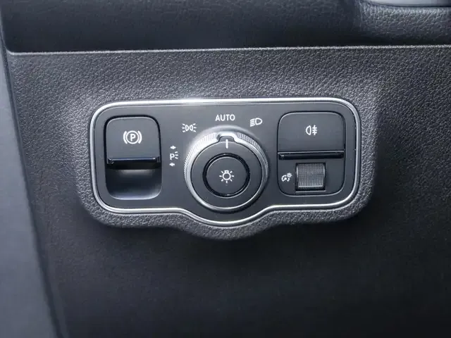 Mercedes-Benz EQB 300