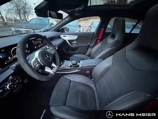 Mercedes-Benz CLA 35 AMG