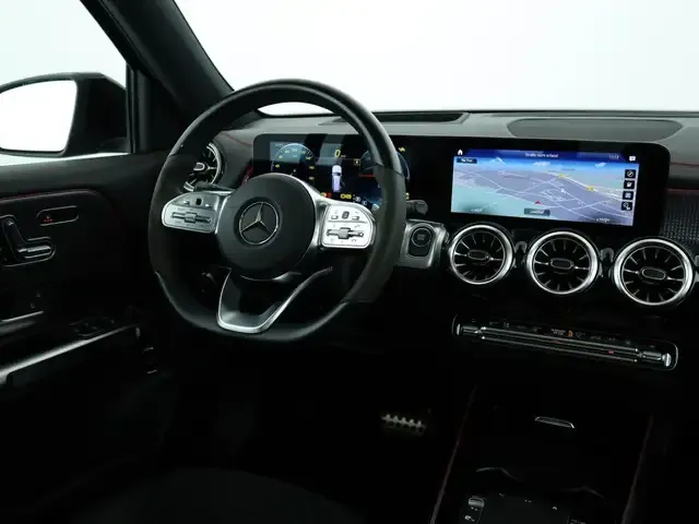 Mercedes-Benz EQB 300