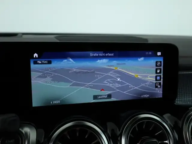 Mercedes-Benz EQB 300